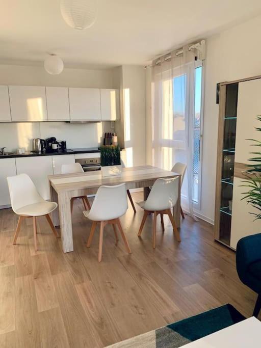 Ferienwohnung Pourquoi Notre T3 Avec Parking Est Pour Vous ? Lille Exterior foto